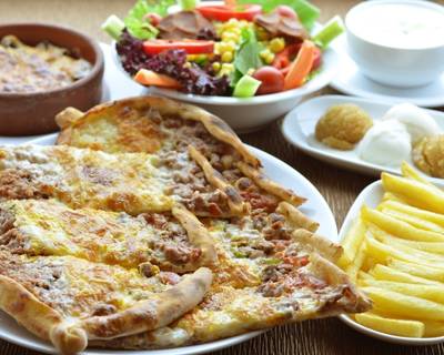 aspava kuşbaşılı kaşarlı pide