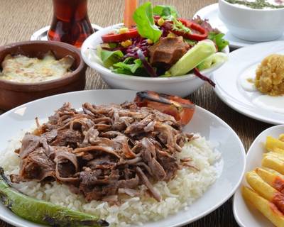 aspava pilav üstü et döner